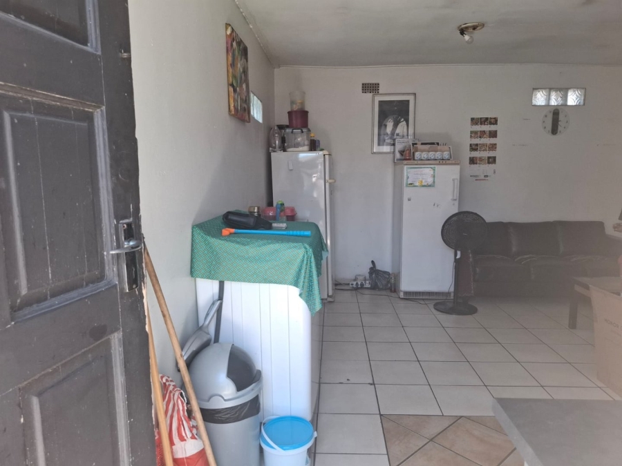 To Let 2 Bedroom Property for Rent in Portlands Western Cape
